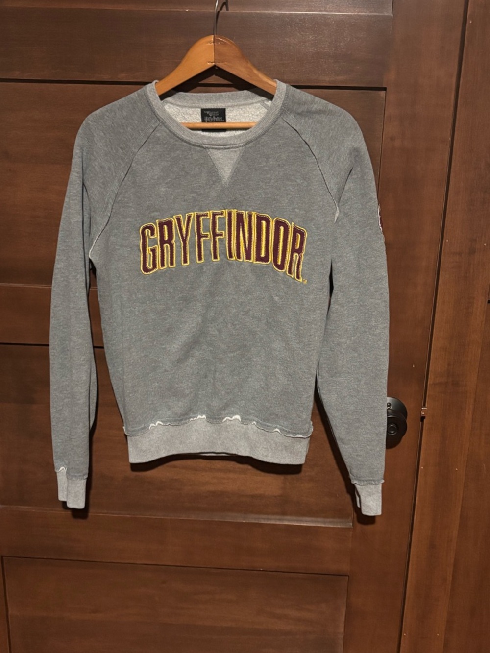 Gryffindor Men's Gray Crewneck Sweatshirt